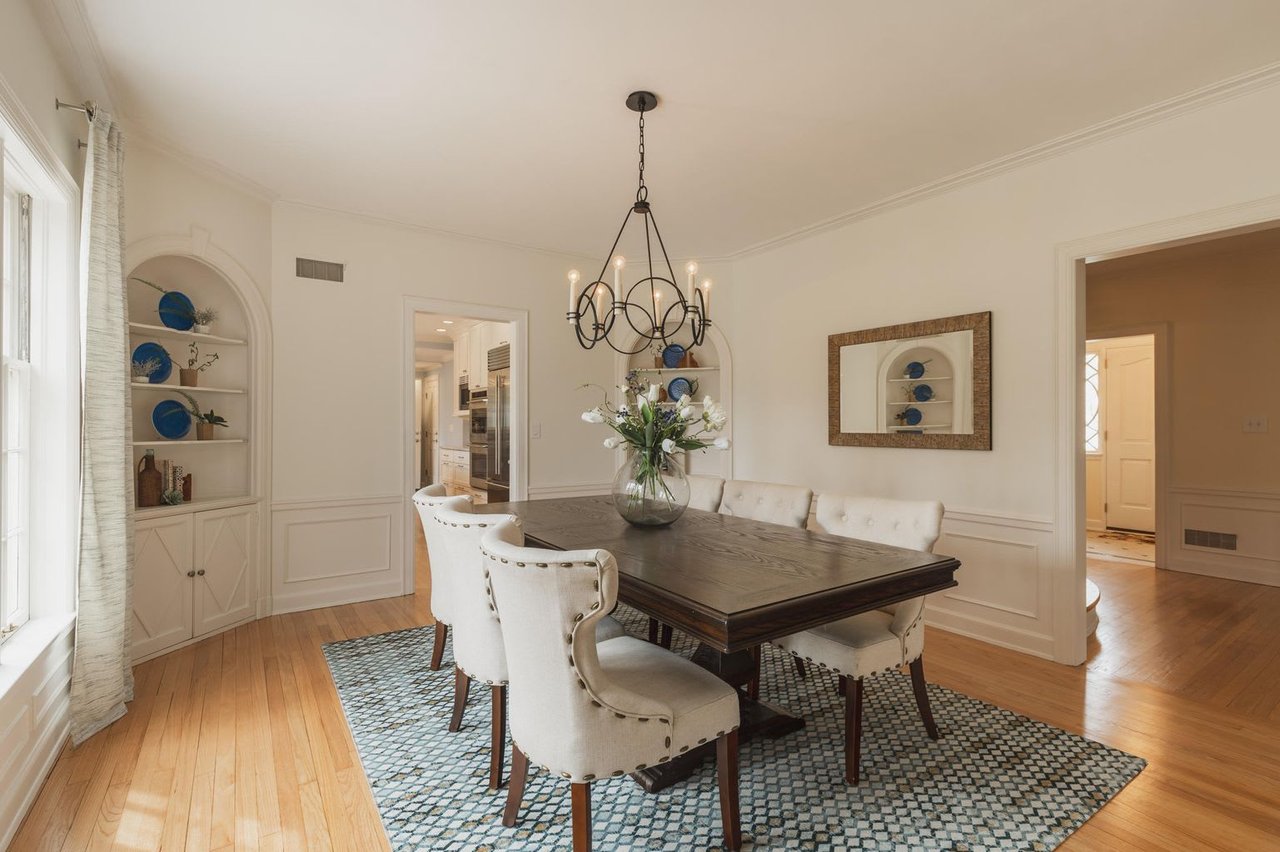 411 Daphne Rd, Fox Point