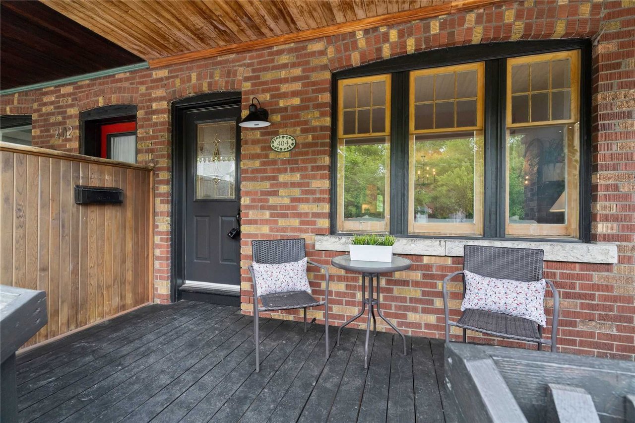 404 Woodbine Ave