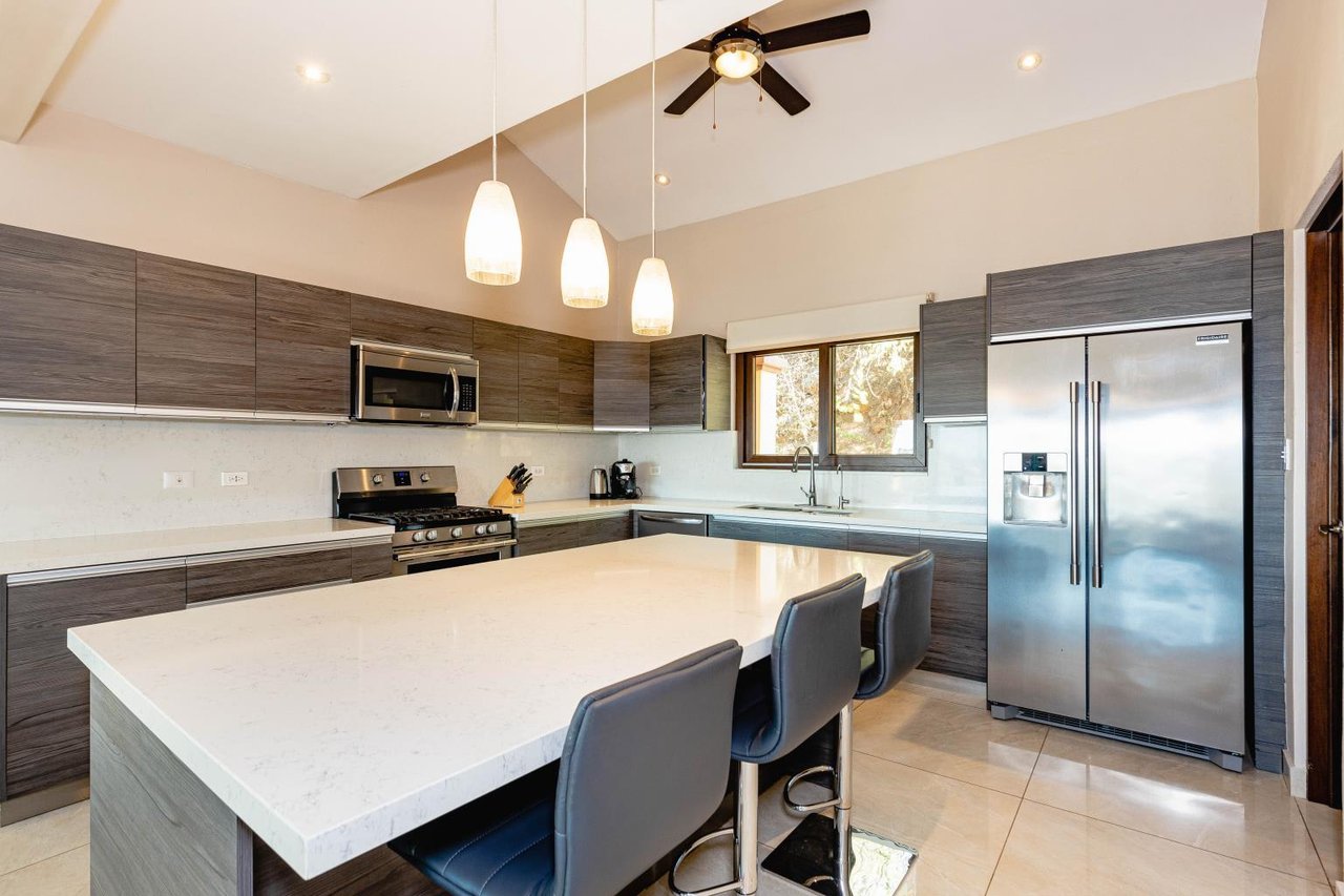 Luxury 6 BR Villa in Flamingo, Incredible Views | Starting At $1,350.00 Daily