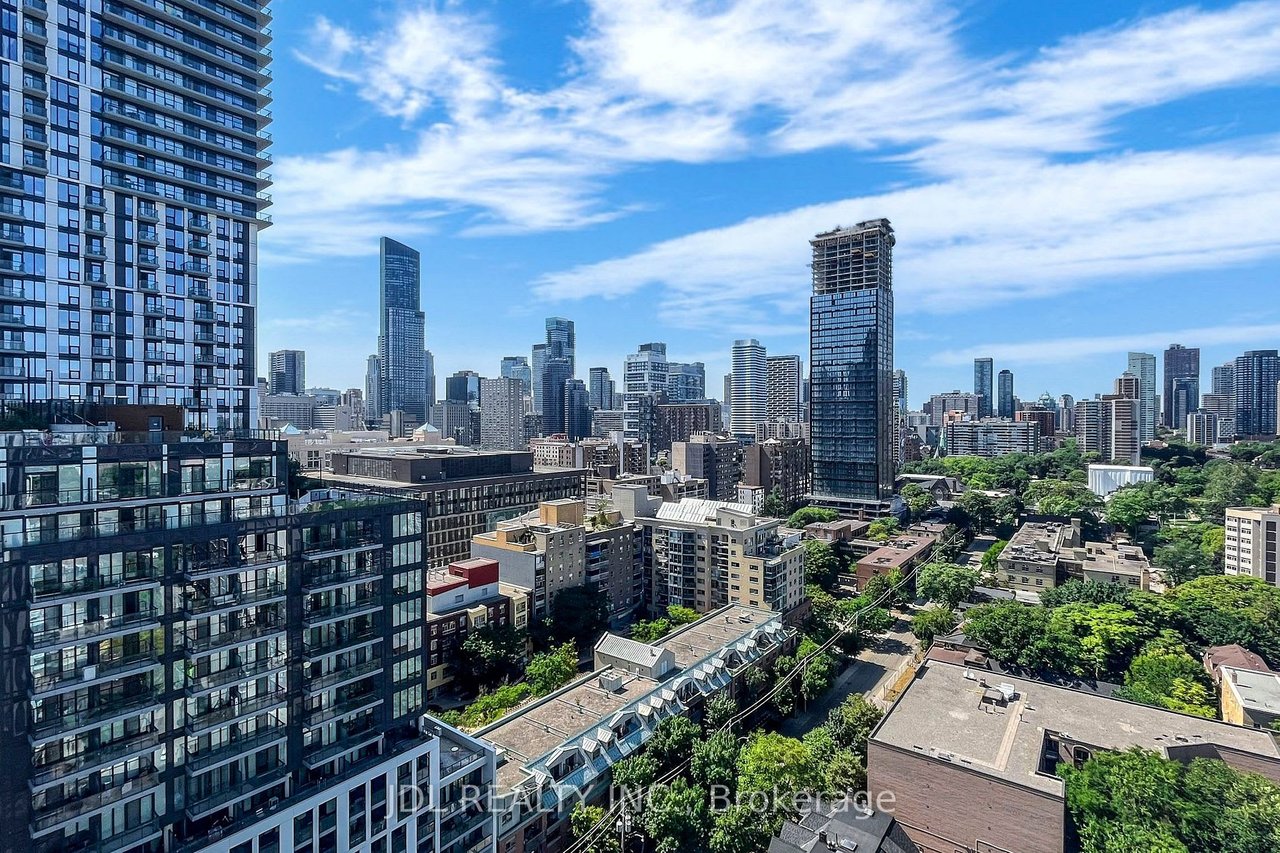 DE CONDOS BY MENKES