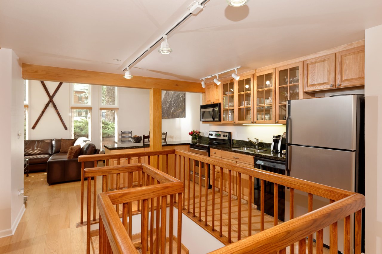900 E Durant Street Unit: B-105