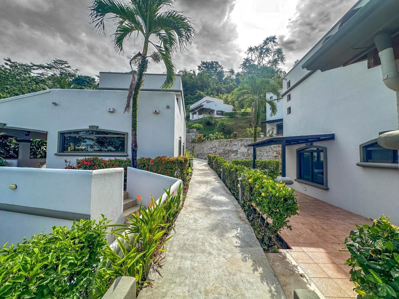 Secure Gated Villa Community, Ojochal, Puntarenas