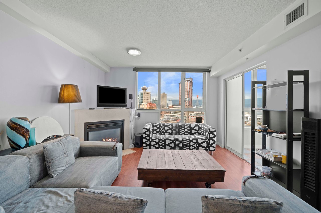 1905-63 Keefer Pl