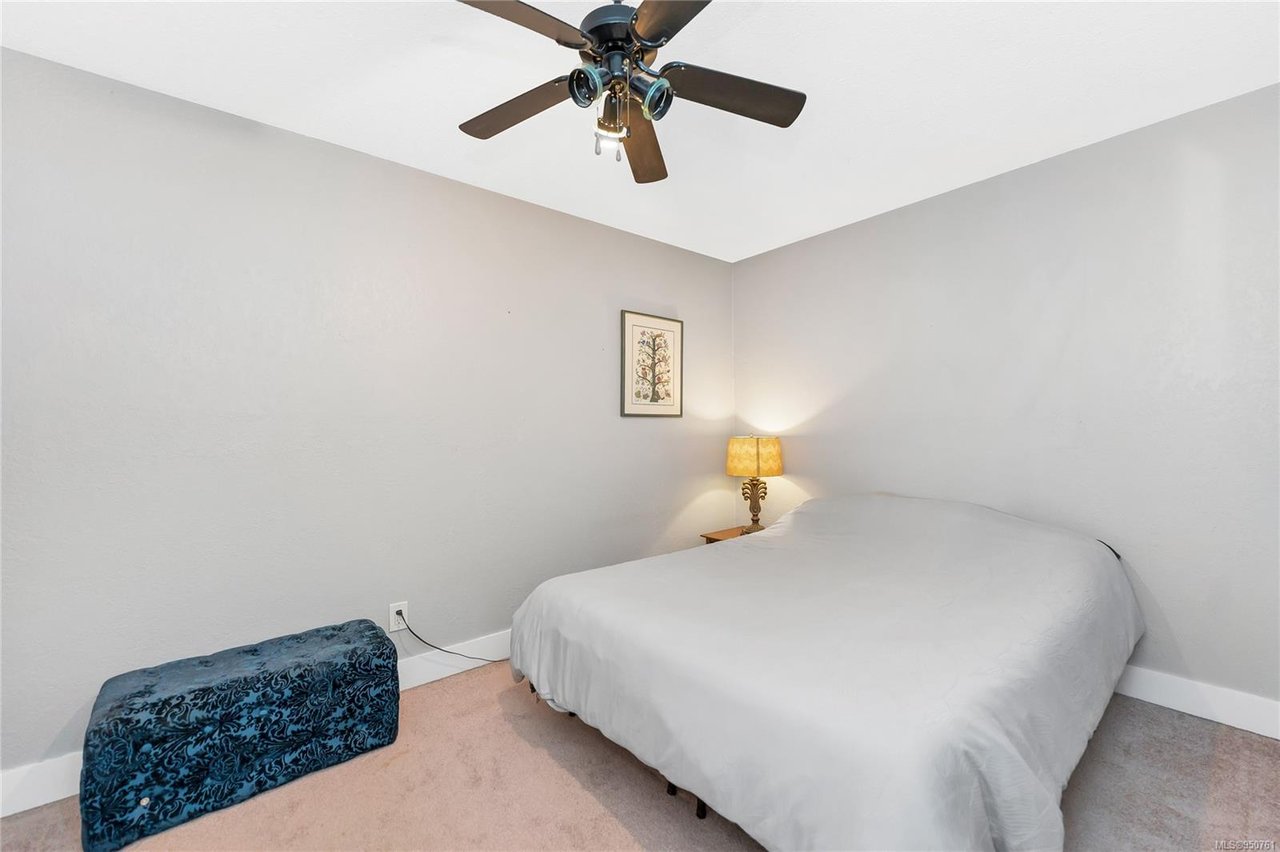 10-840 Craigflower Rd