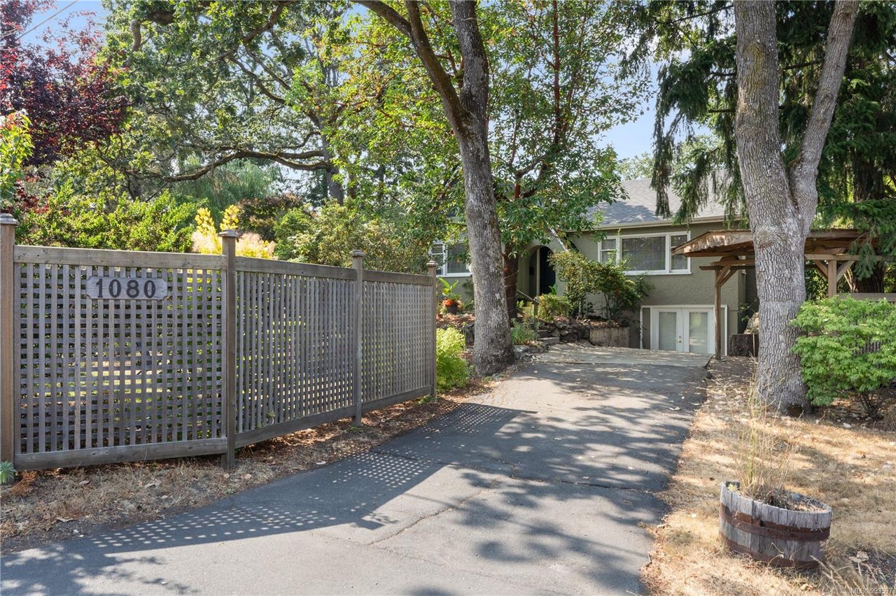 1080 San Marino Cres, Saanich