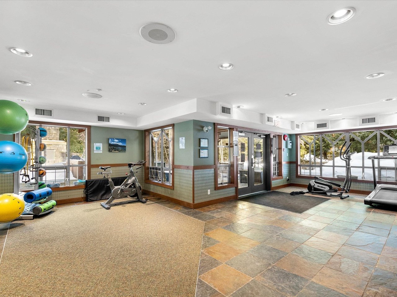 205 G3-4653 Blackcomb Wy