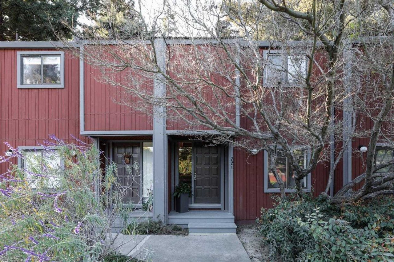 221 Cypress Point DR