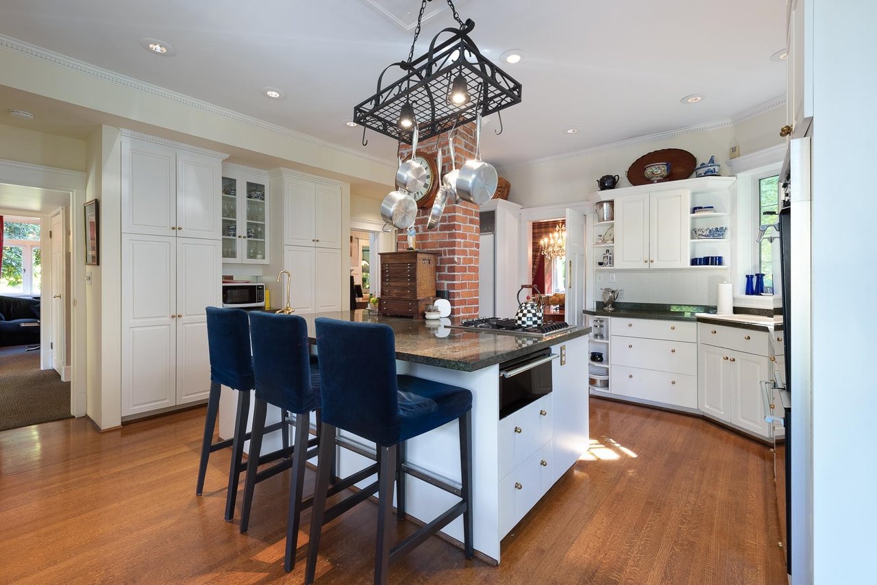 1903 W 19th Ave