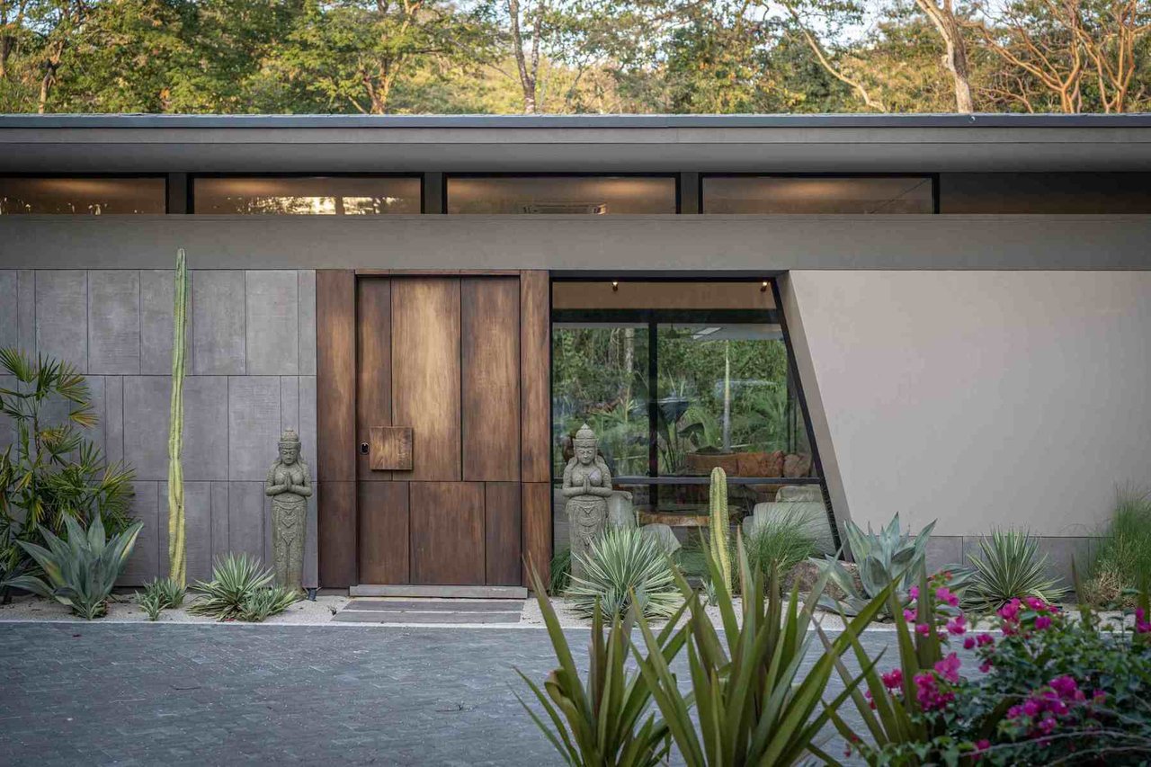 Contemporary Coastal Pool Home, Tamarindo, Guanacaste
