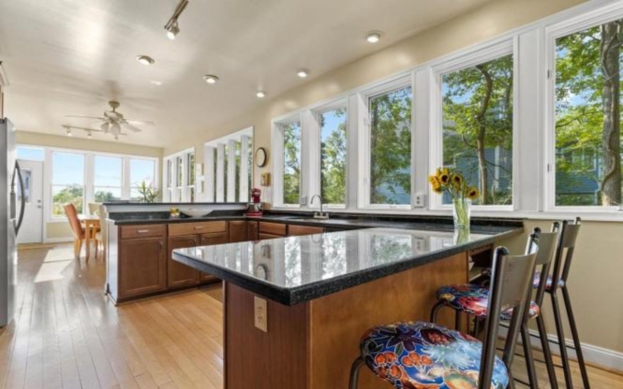133 Lake View Dr