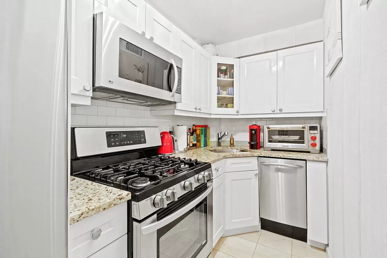 404 E 66th St, #3P