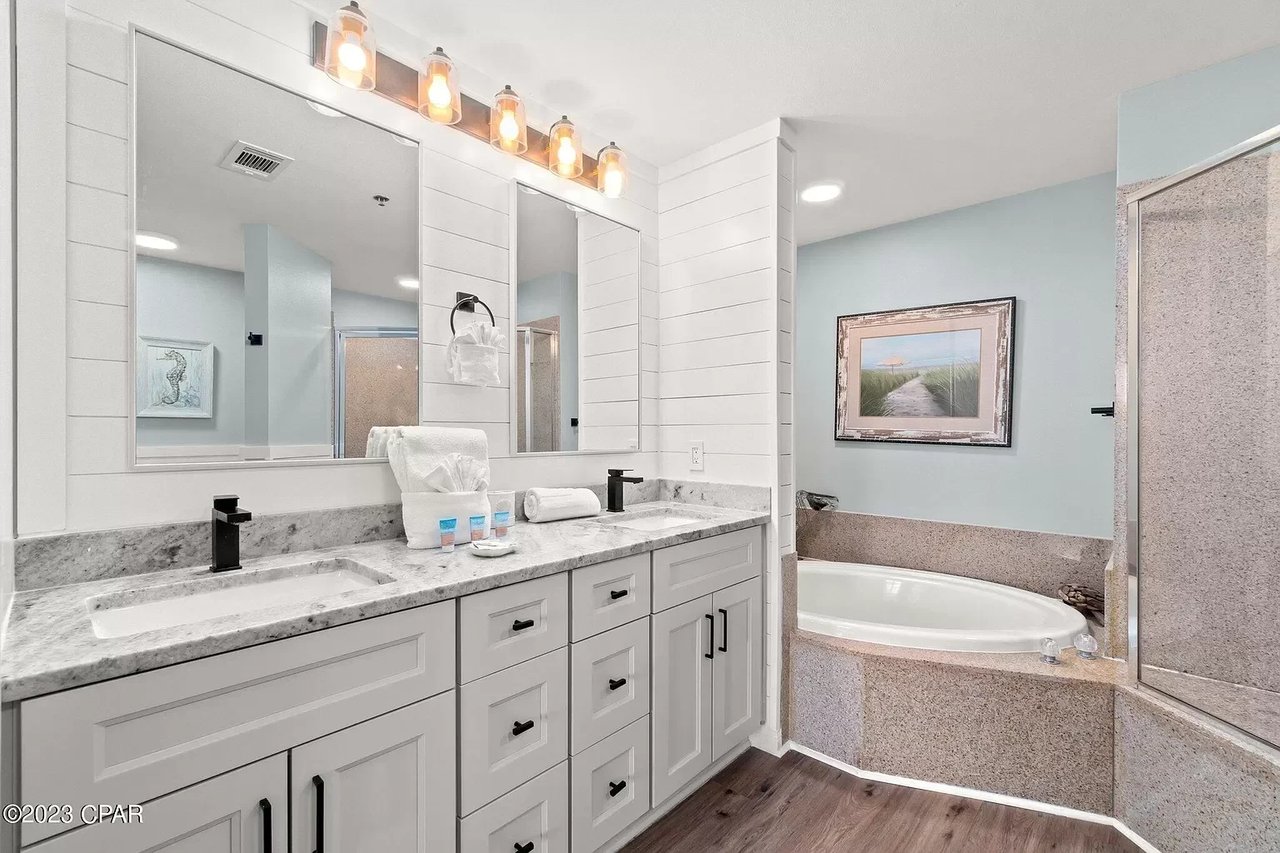 9902 S Thomas Drive Unit 1028