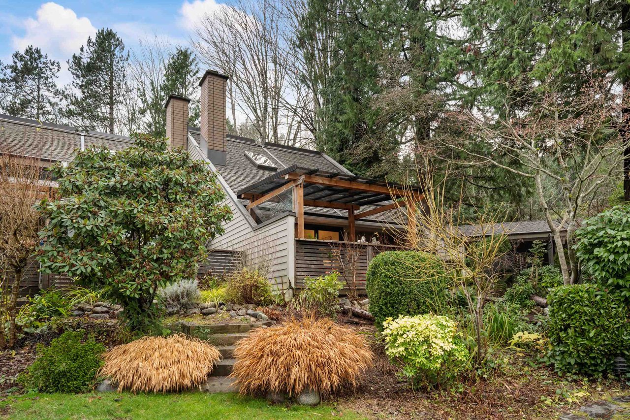 25-4957 Marine Dr