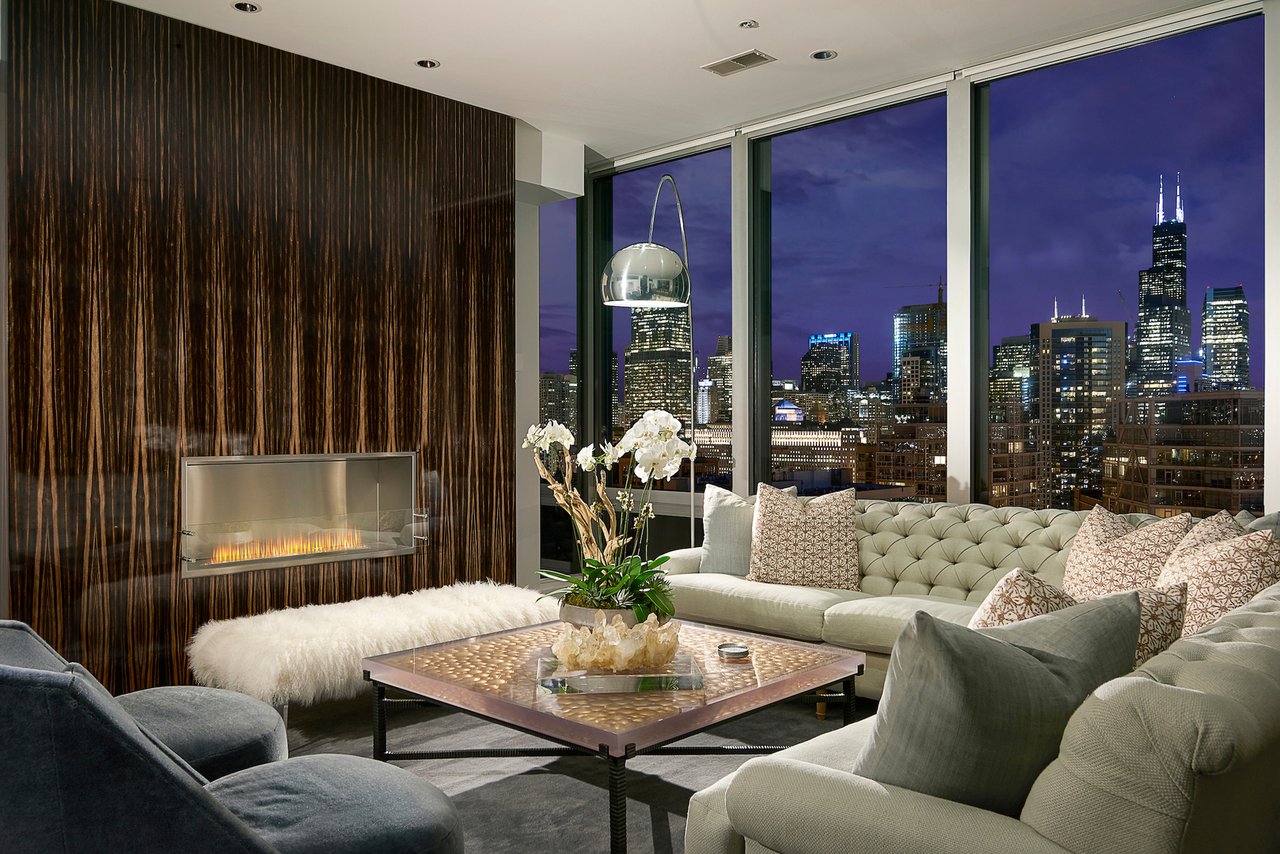 500 W Superior St Unit 2103