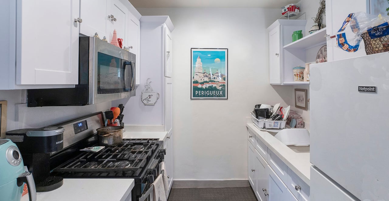 4-Plex in Prime Burbank Area with Great Upside Potential 