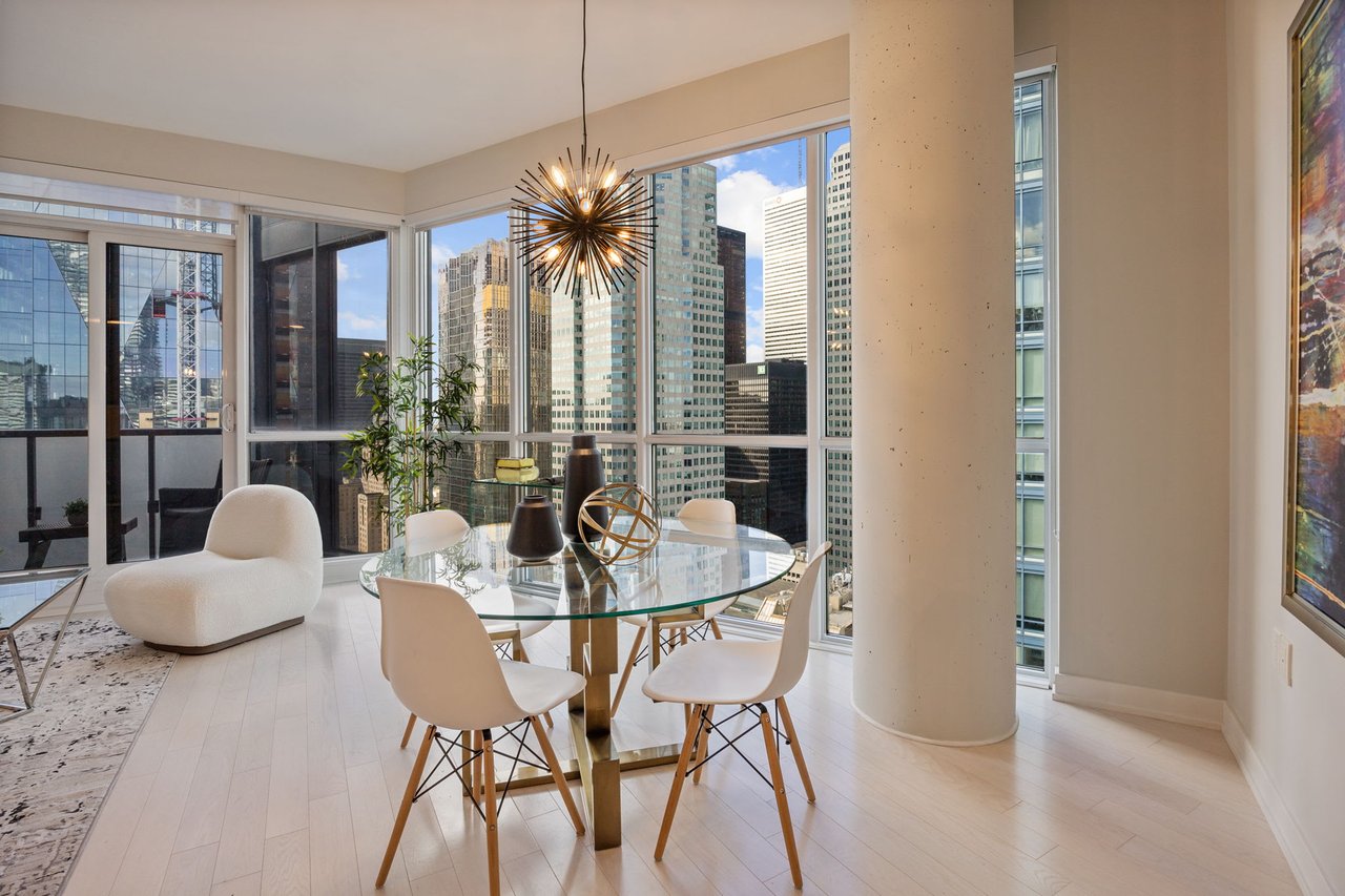 STUNNING PENTHOUSE IN ST. LAWRENCE MARKET AREA