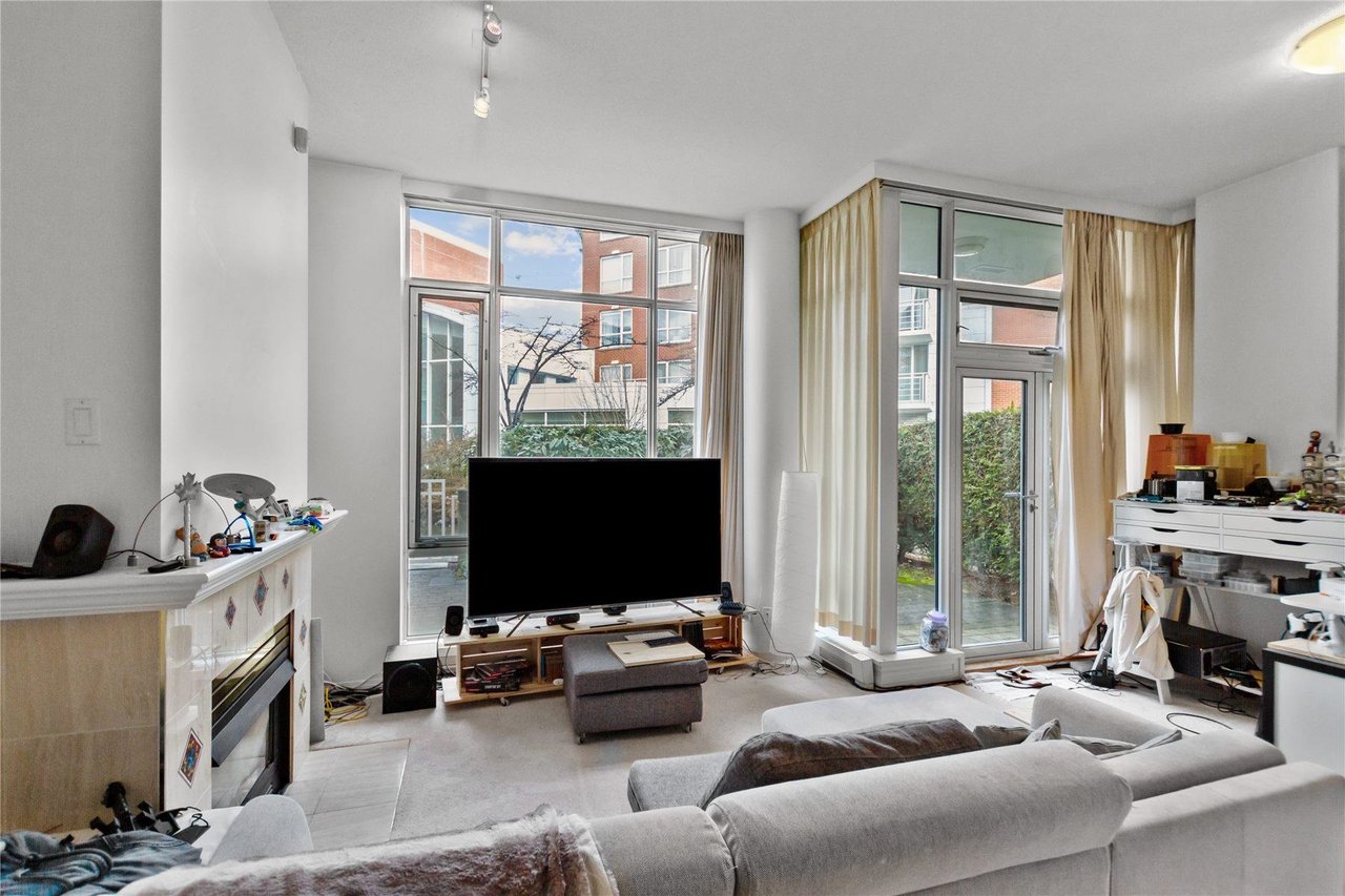 104-651 W 45th Ave