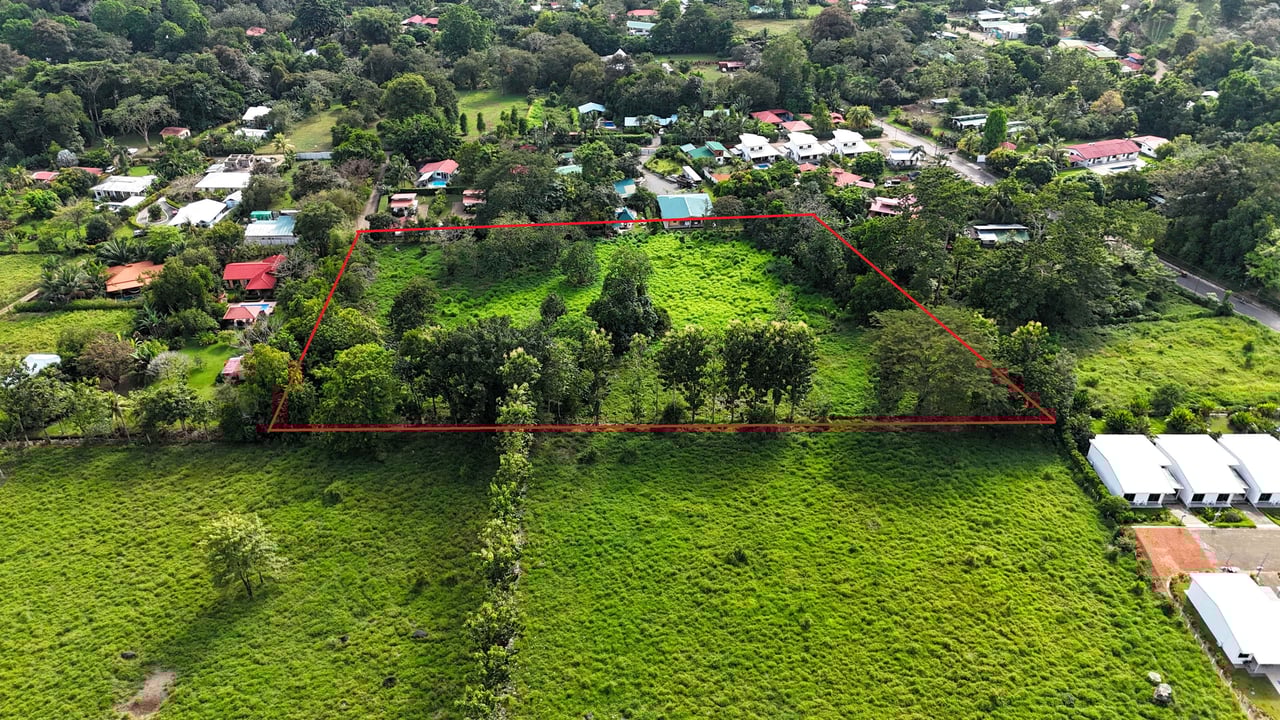 Over 3 Acres, Mountain View Lot in the Heart of Ojochal, Ready for Development!.