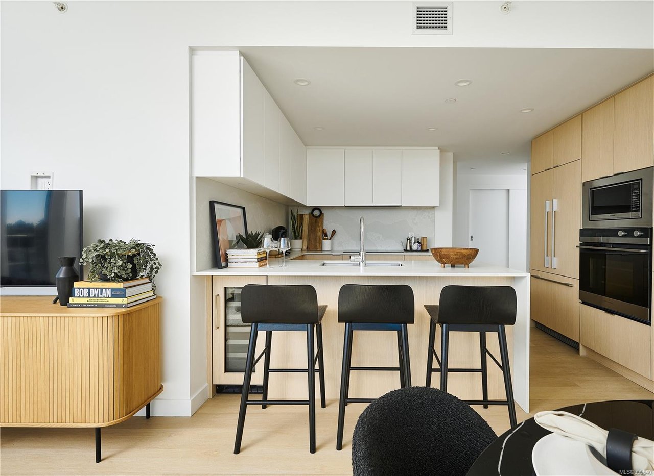 408-1100 Yates St, Victoria