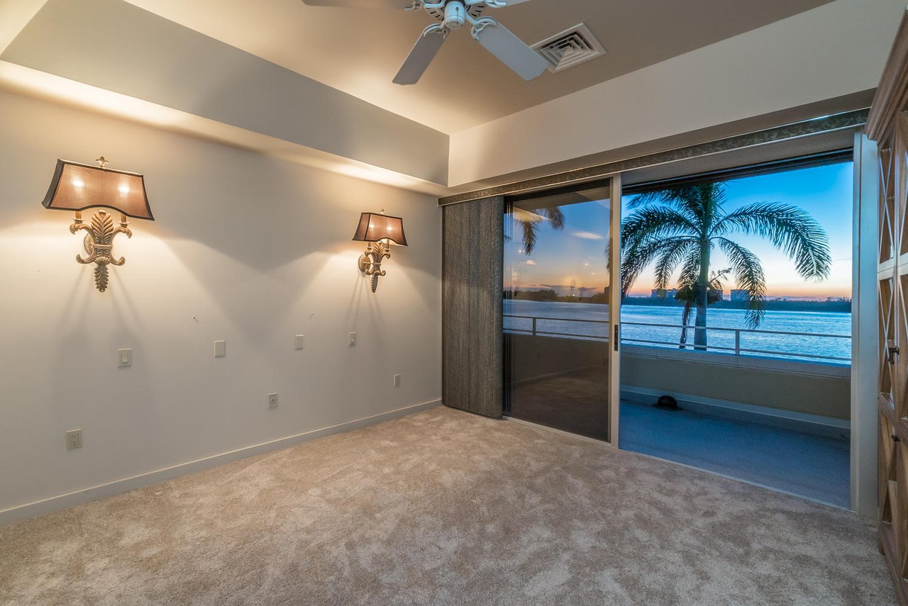 682 Mourning Dove Dr