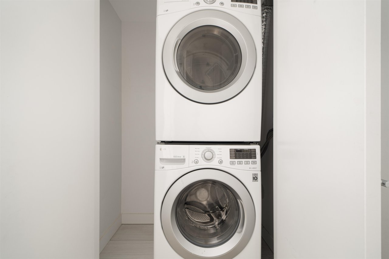 1301-518 Whiting Wy