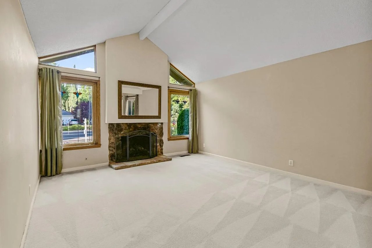 4618 Del Valle Pkwy