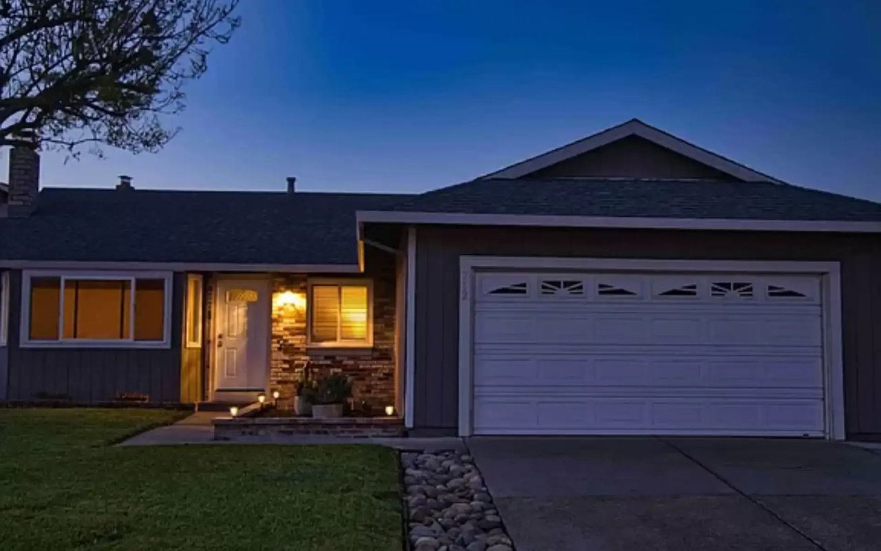 712 Magnolia Ct
