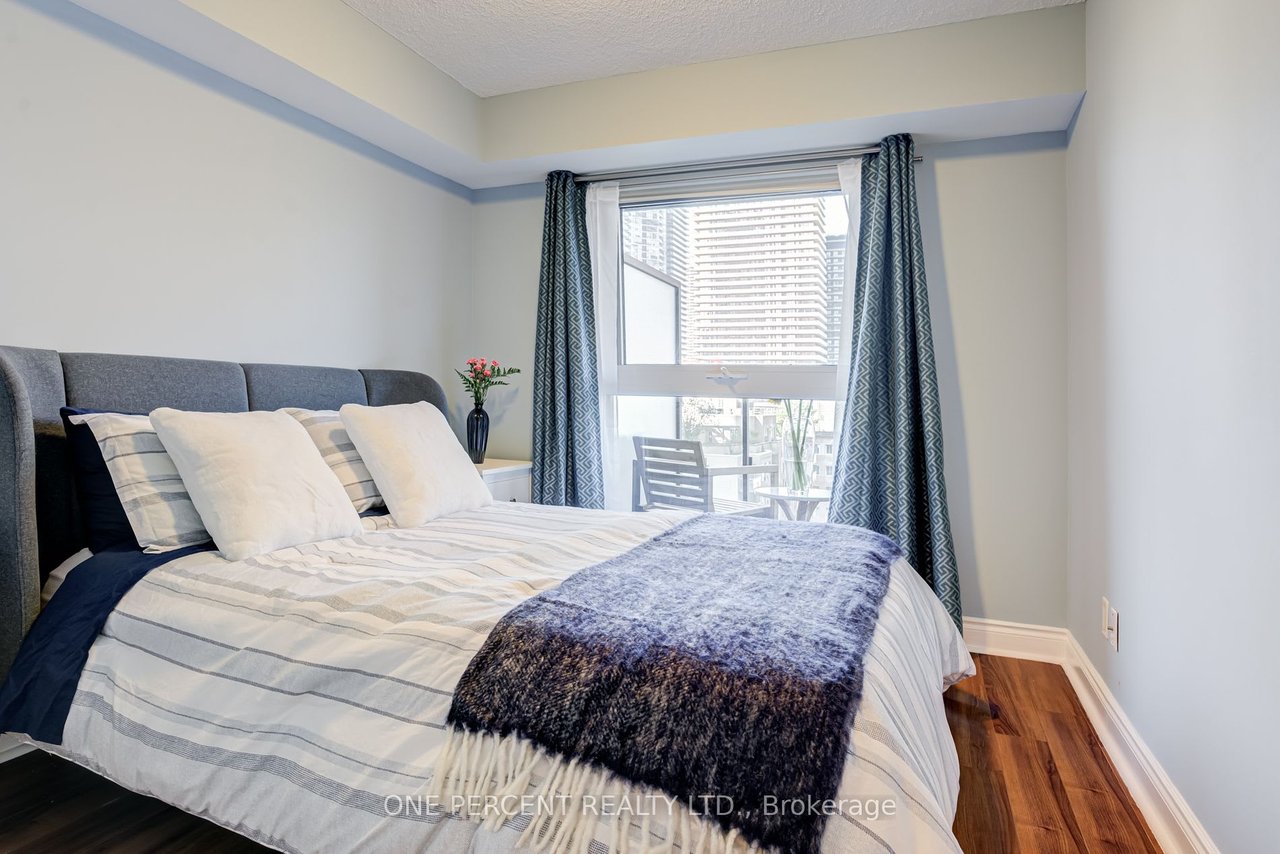 28 Ted Rogers Way 1109