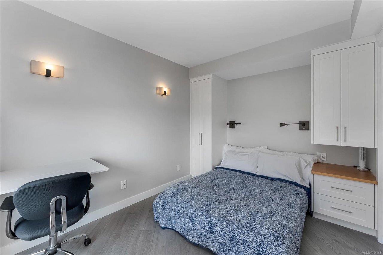 804-930 Yates St, Victoria