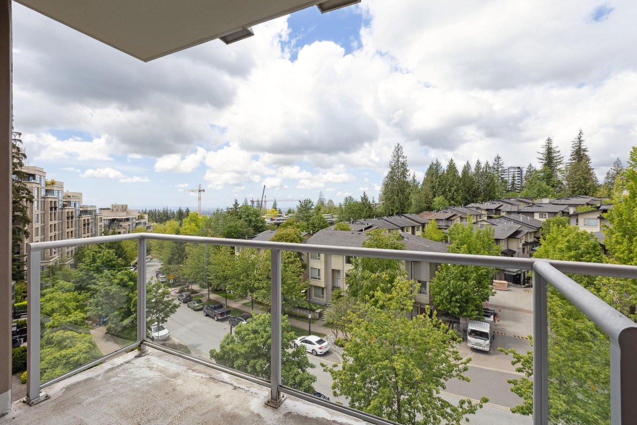606-9288 University Cres