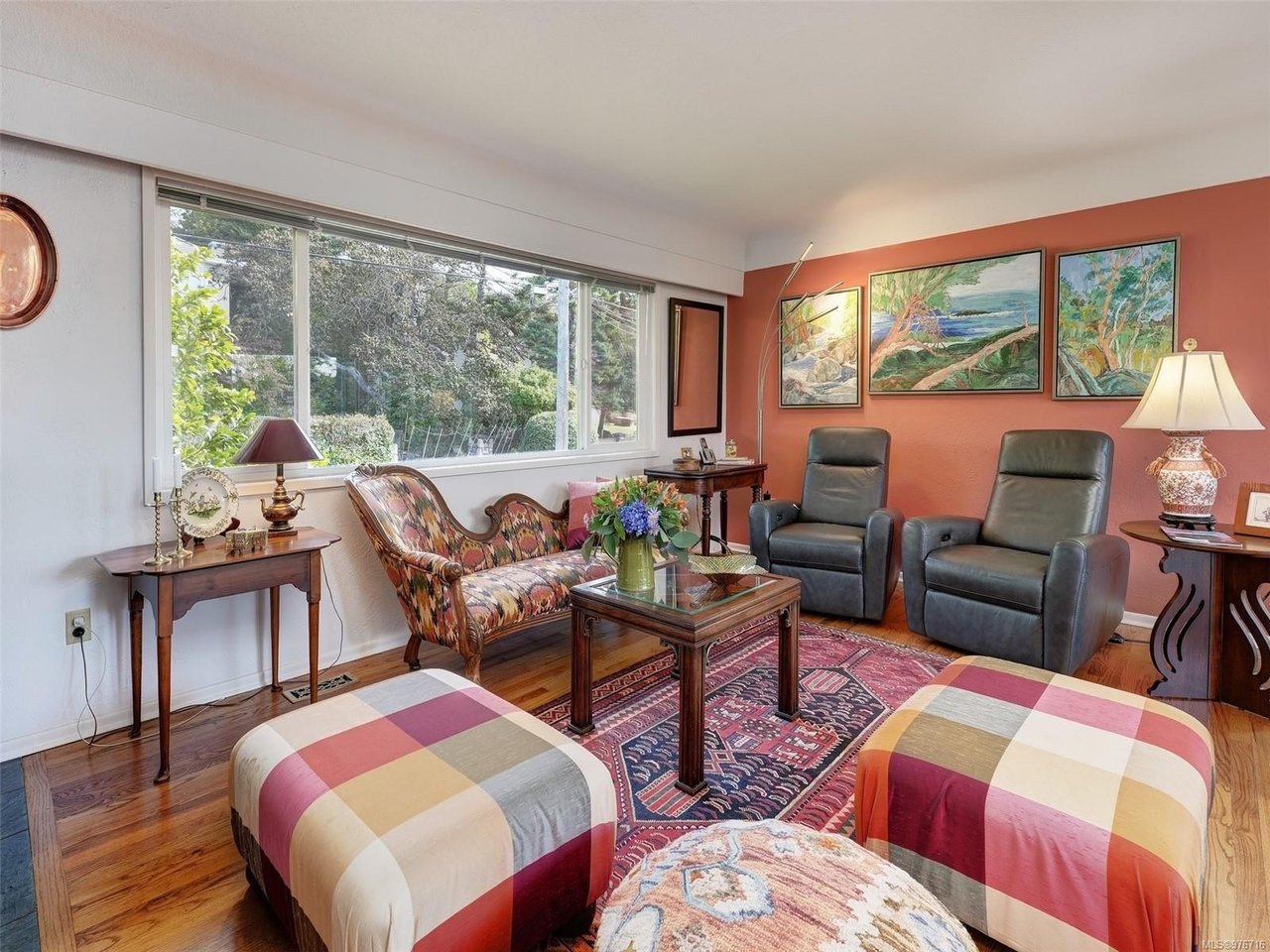2105 Lorne Terr