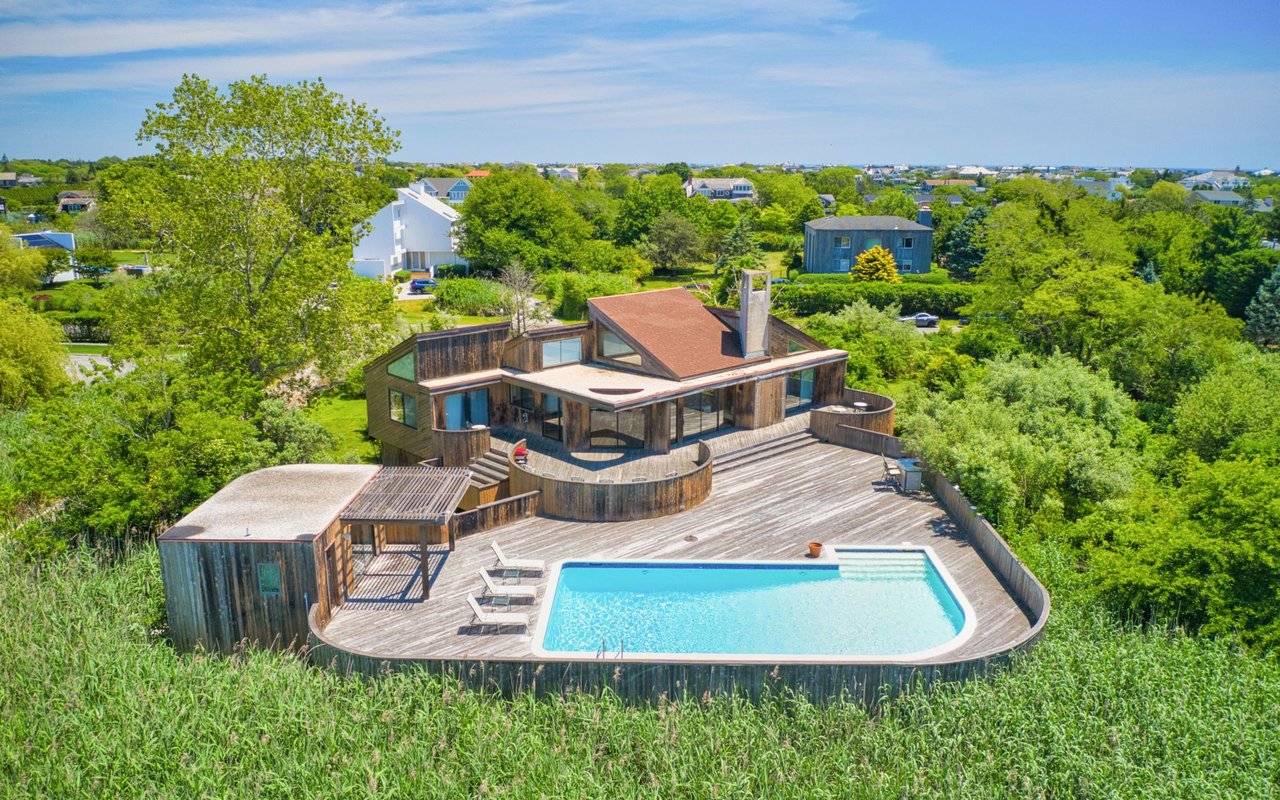 17 Stillwaters Ln