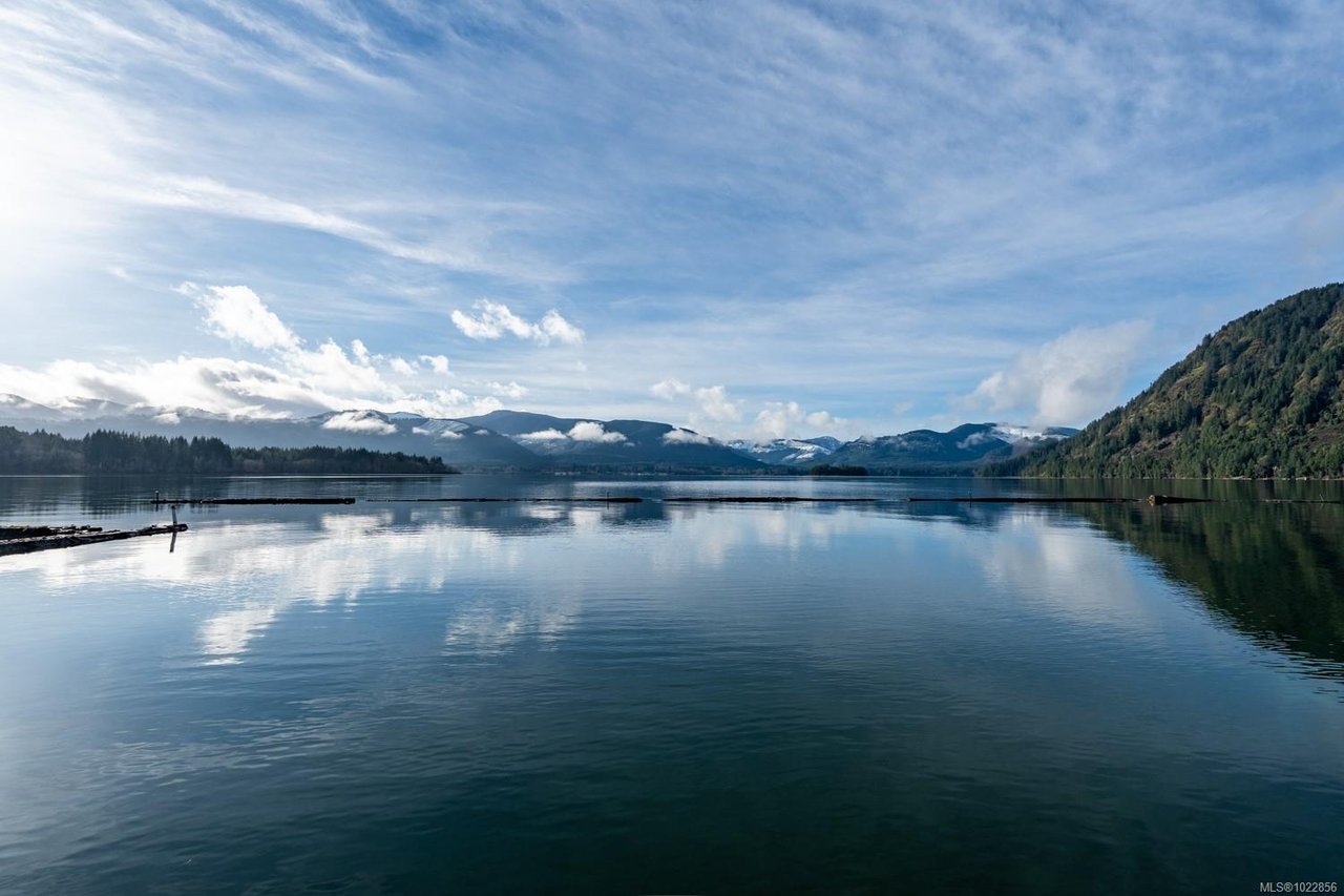 7364 Lakefront Dr, Lake Cowichan