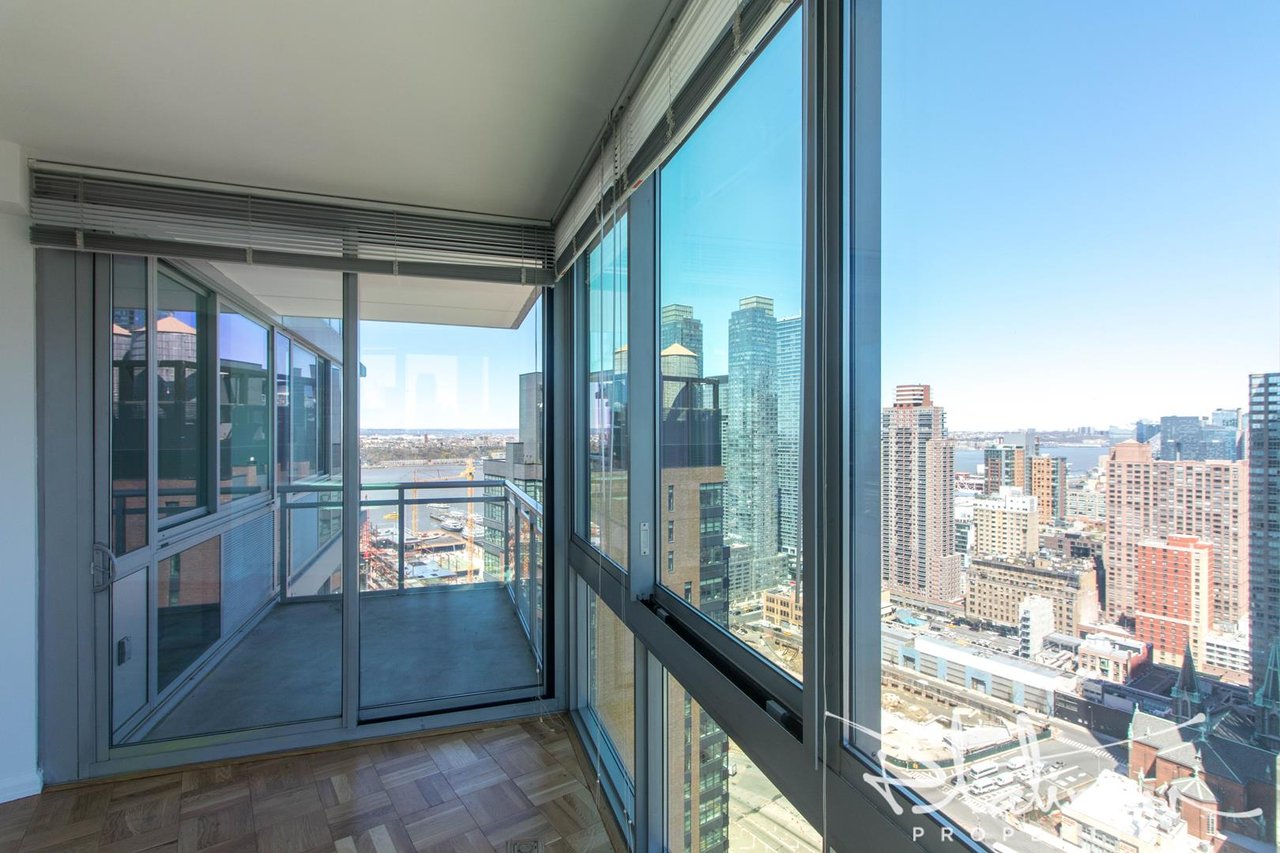 505 West 37th Street, Apt 3502