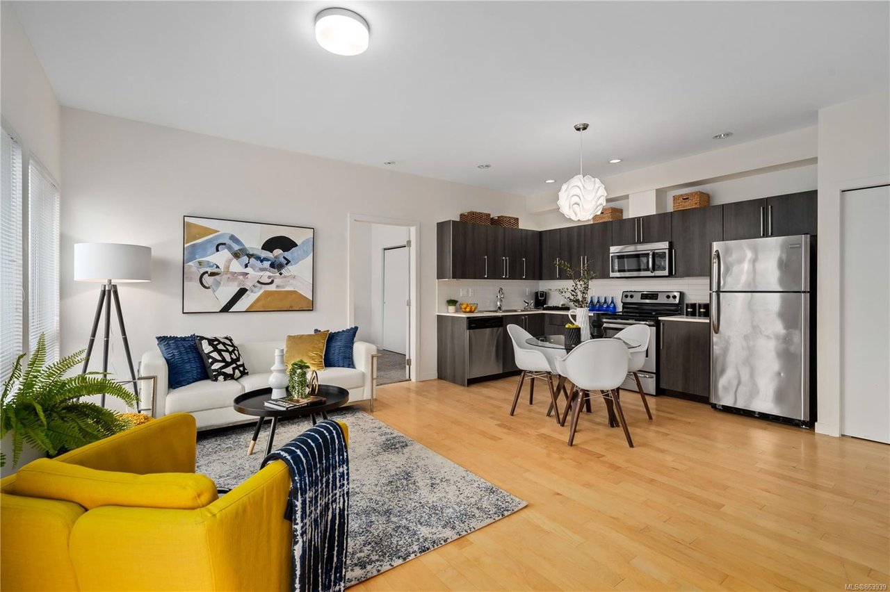 106-4050 Douglas St, Saanich
