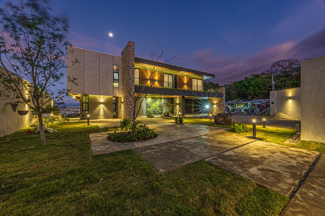 Panoramic City View Estate Home, Escazu, San Jose