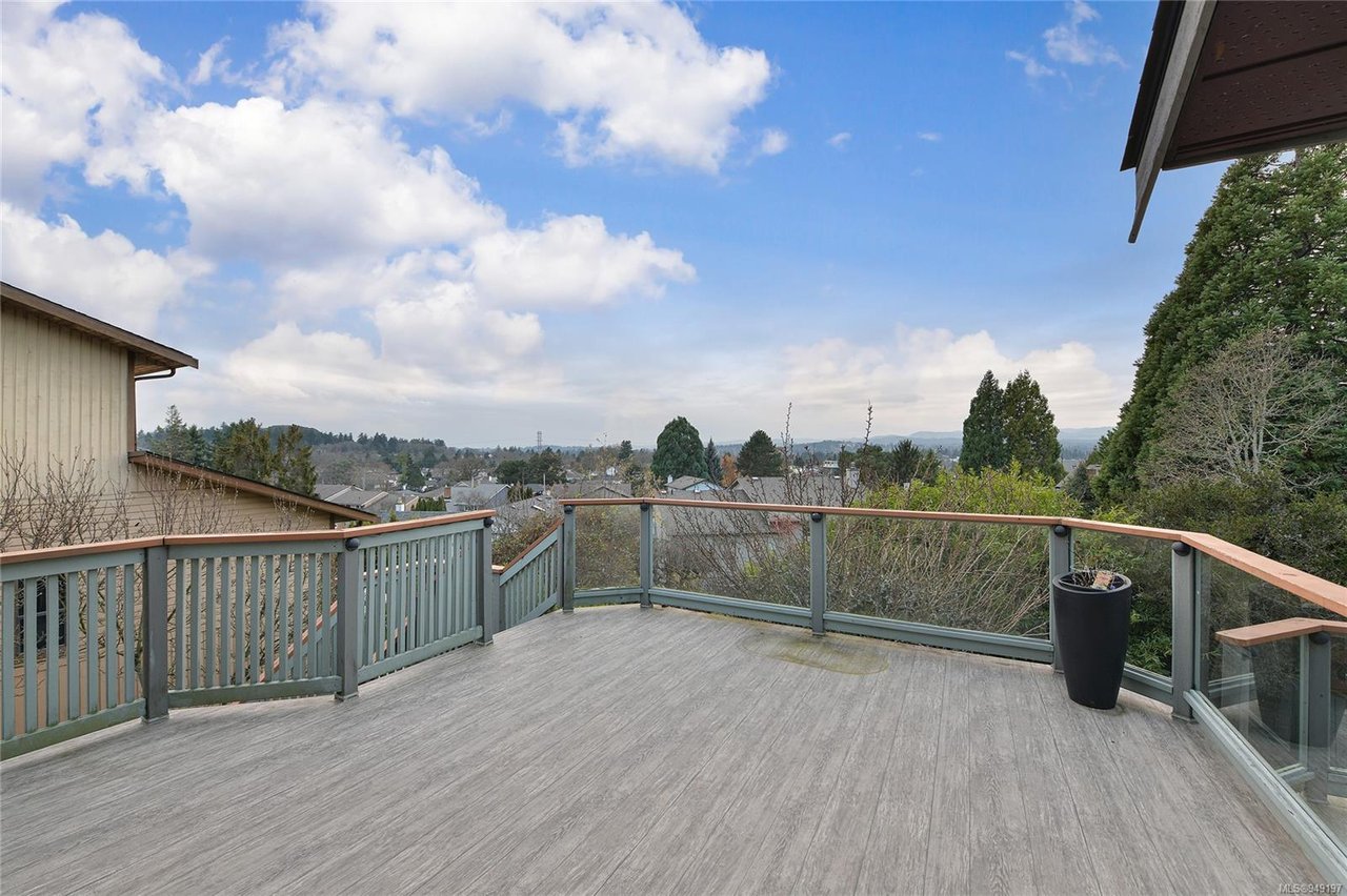 879 Denford Cres