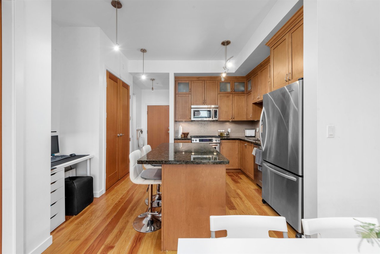 211-240 Salter St
