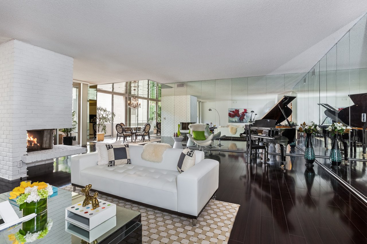 Stunning Condo at the Glen Towers