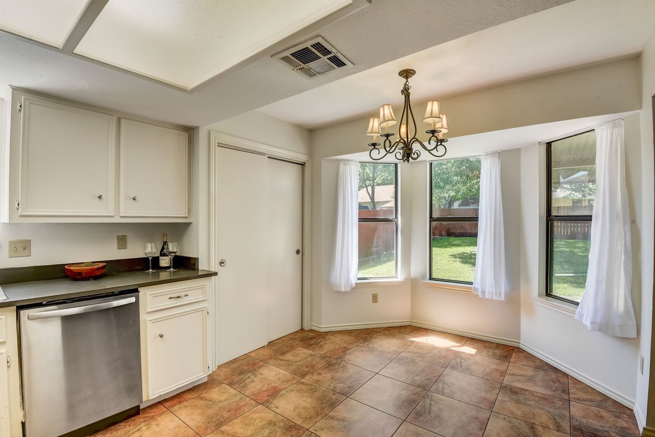 Transform this 1-Story Brushy Creek Home w/ a New Roof into Your Dream Oasis!