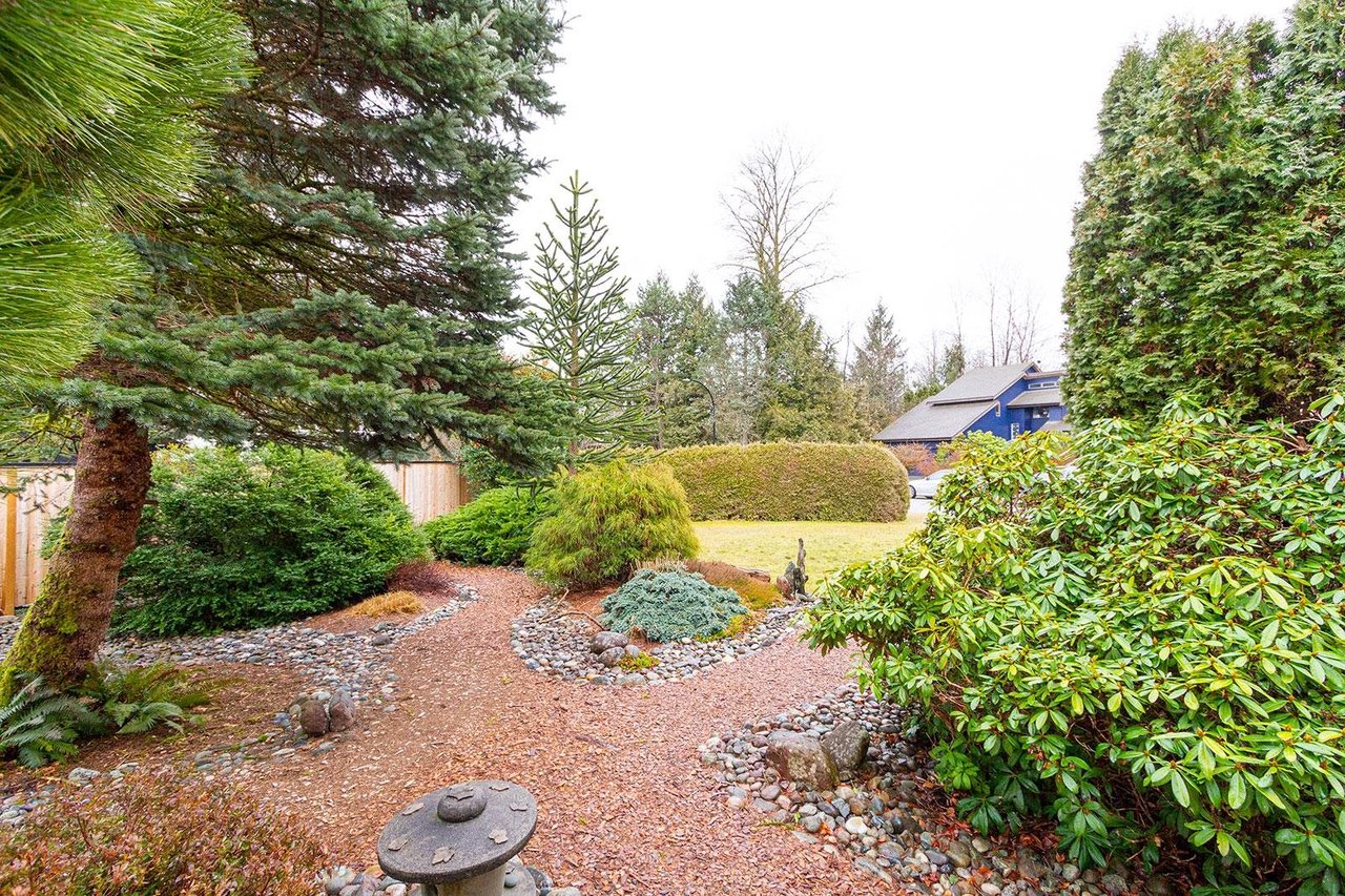 1485 Maple Cres