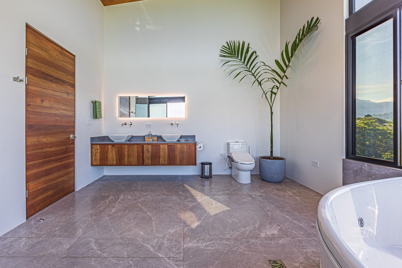Solar Eco Estate with Guest House, Uvita, Puntarenas