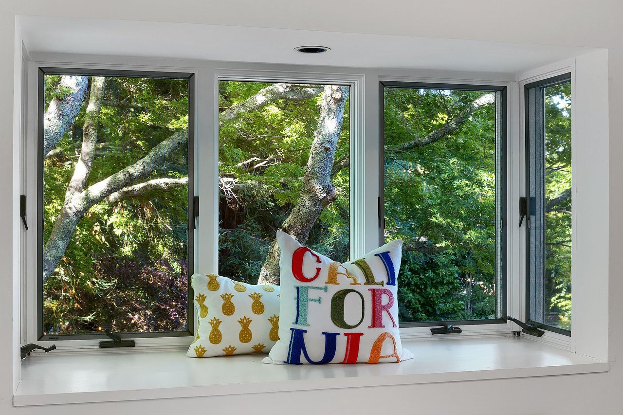 10 Ardmore Road, Larkspur