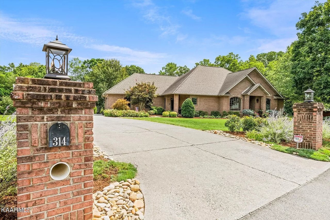 314 Riverdale Dr