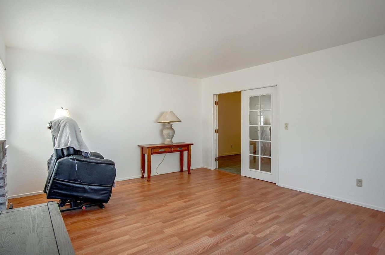 702 Colombard Cir