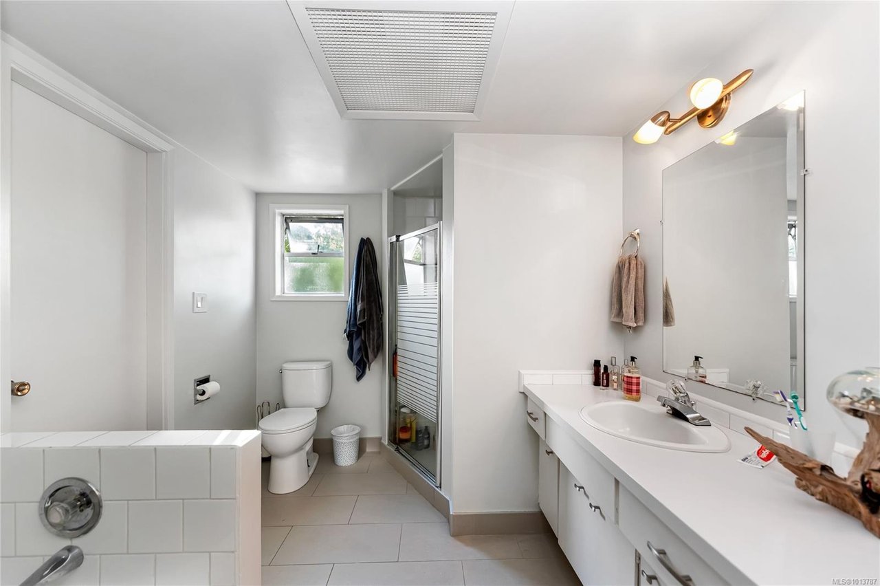 3938 Marjean Pl