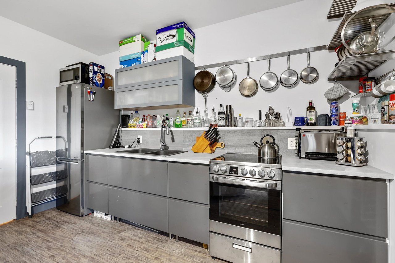 325 Bayview Pl