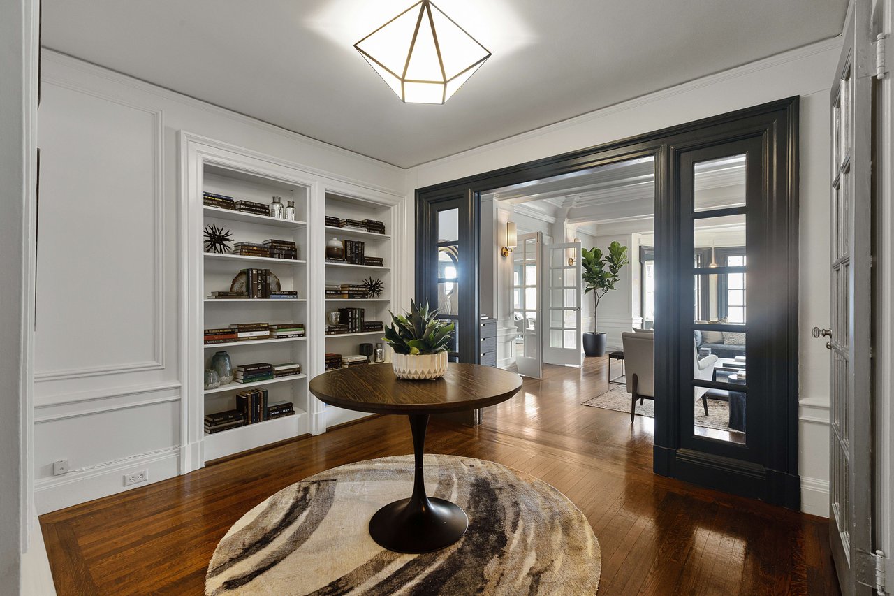 Grand New York-Style Condominium at 840 Powell