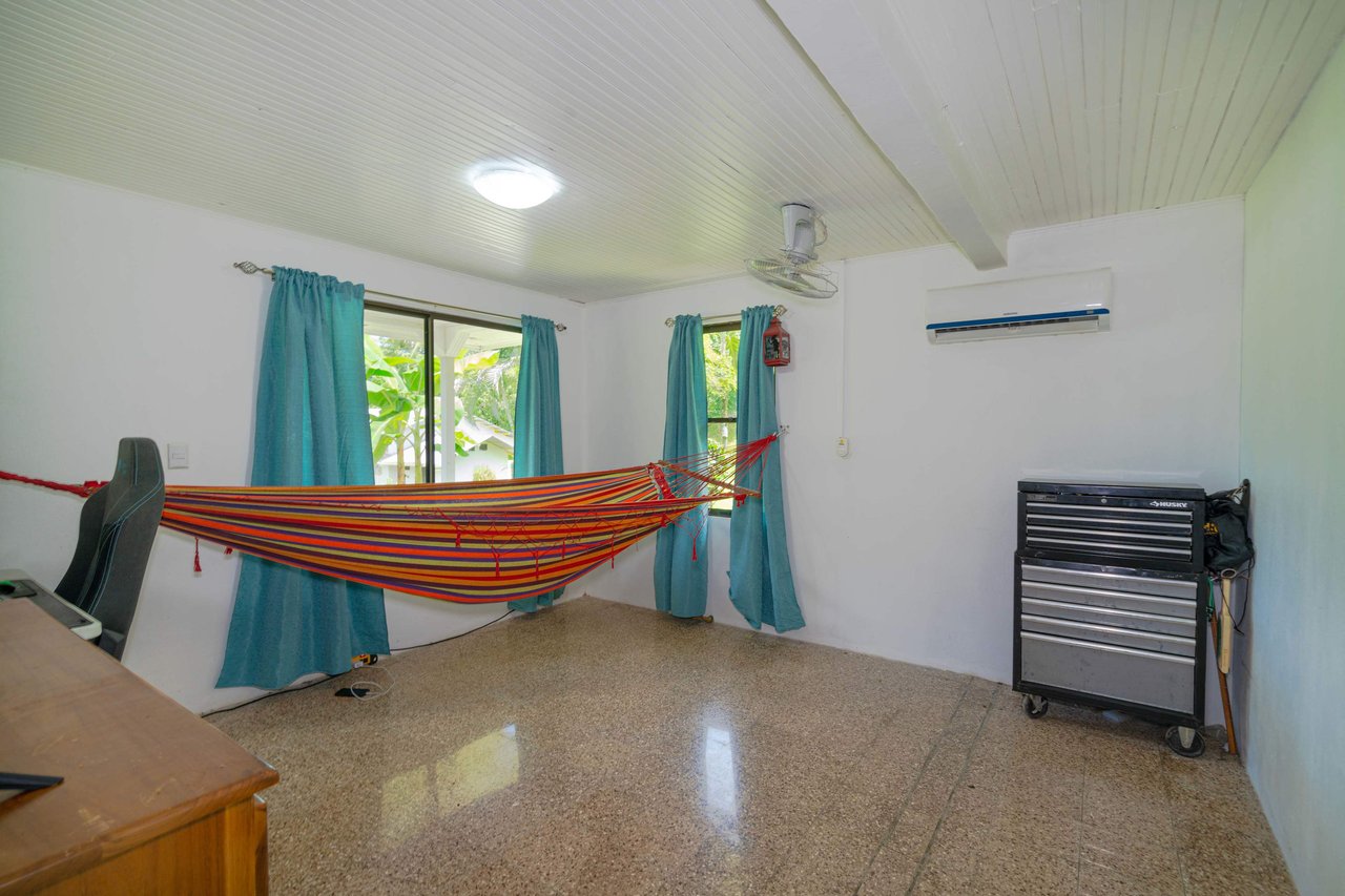 Three home stunning estate close to Quepos