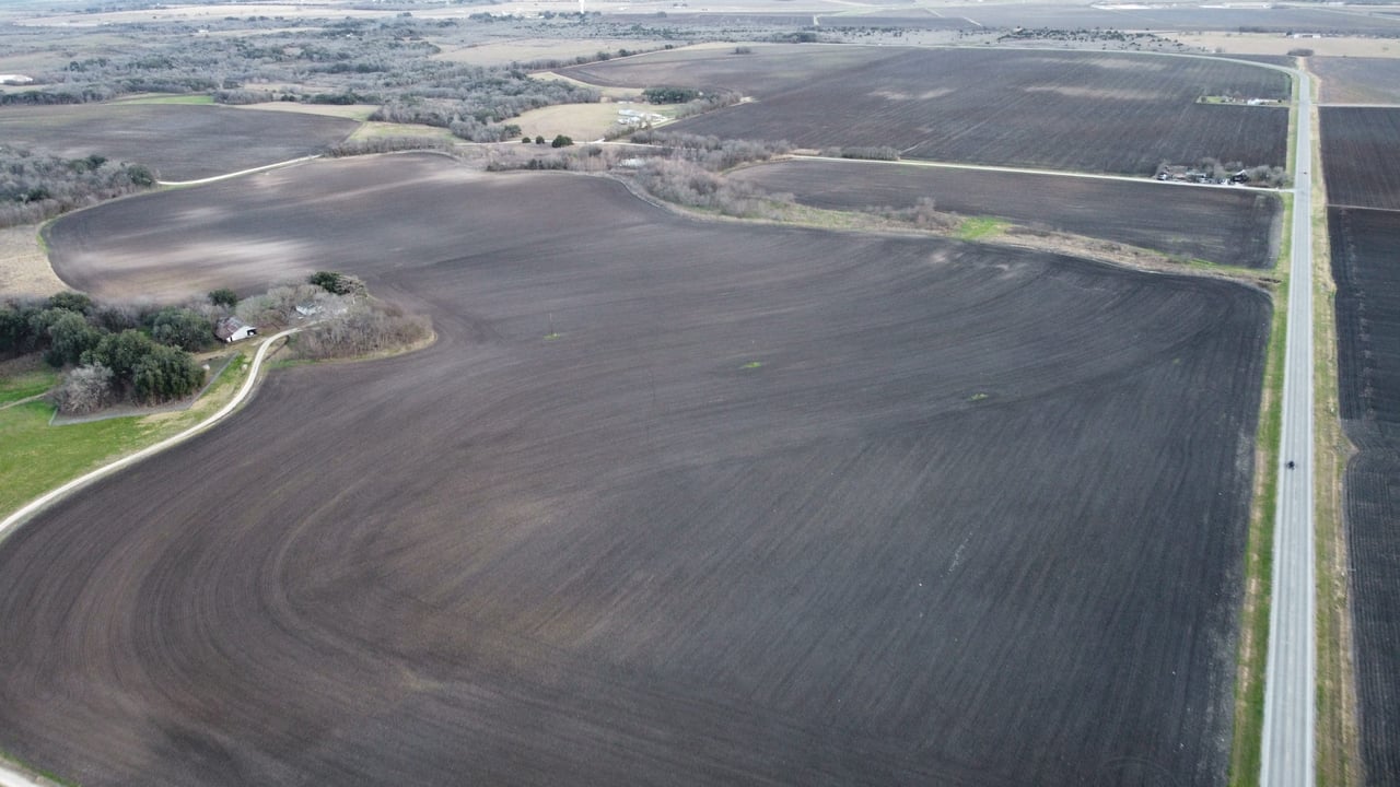 64 Acres on the Edge of a Hot Lockhart